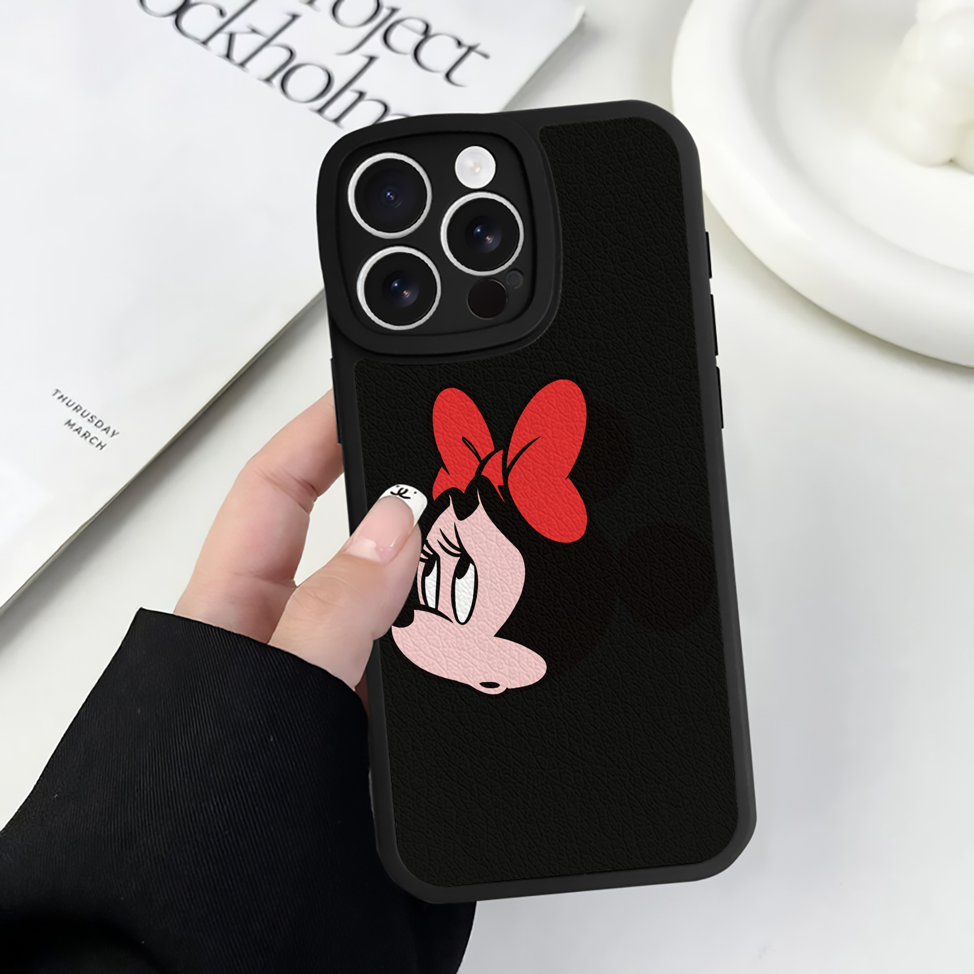 （画像用） ミッキーマウス Mickey Mouse 【iPhone 16シリーズ対応】シリコンスマホケース（レザー調） 材質：シリコン